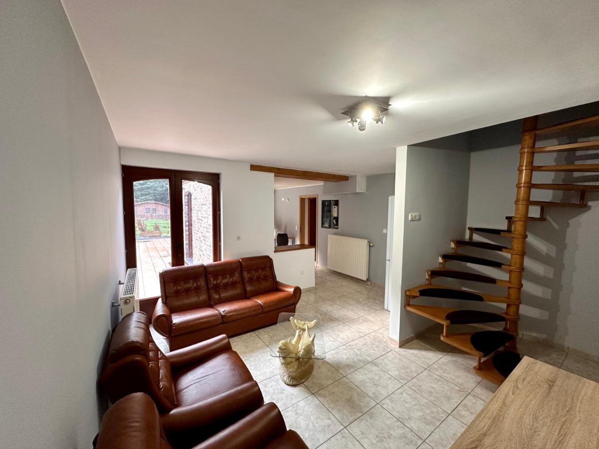 Chambre Et Sdd Privees Dans Une Maison Partagee Avec Des Residents Mons Luaran gambar